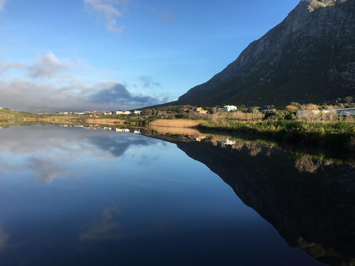 Cornerstone Lakeview Retreat Bed and Breakfast Bettyʼs Bay Esterno foto